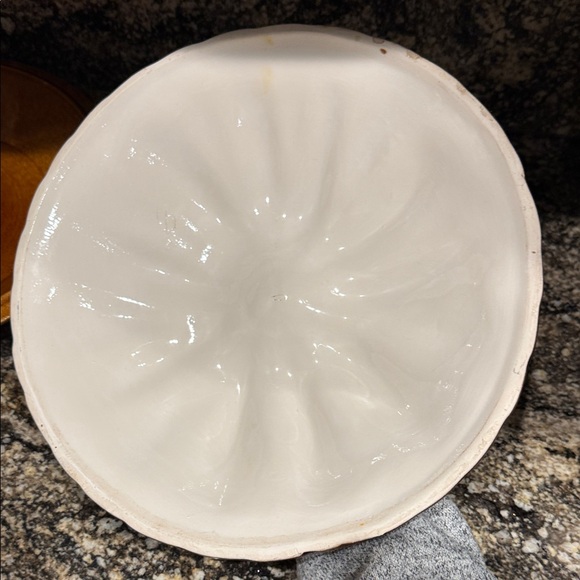 Pumpkin-Shaped Ceramic Serveware with Lid - Picture 4 of 9